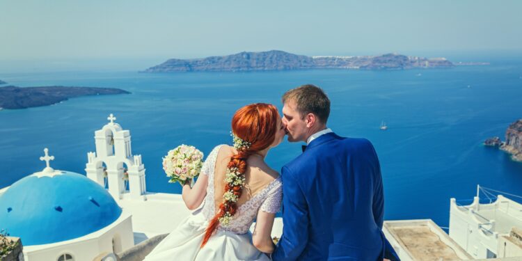 Wedding couple in Santorini