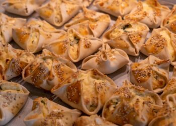 kaltsounia pies